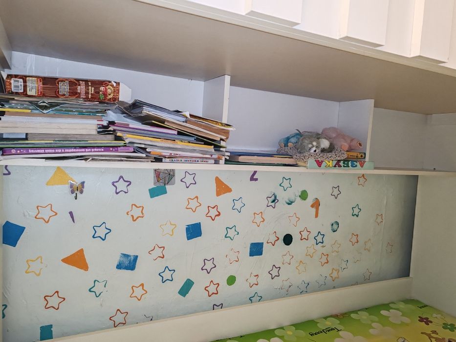 Двухъярусная кровать