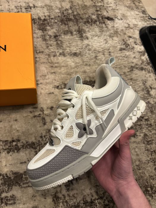 Lv skates grey&white