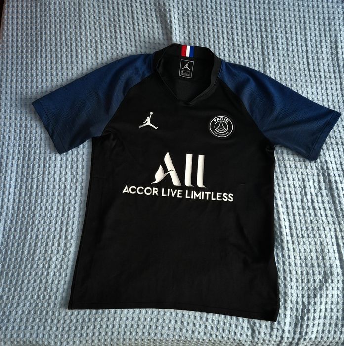 Футболна тениска на psg