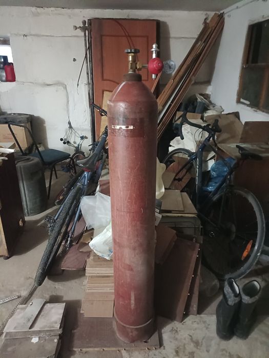 Продам баллон под гелий с редуктором