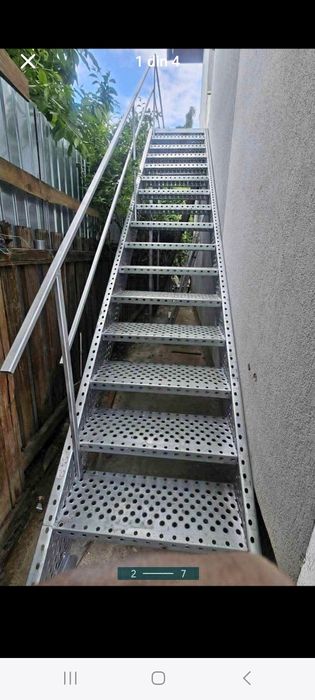 Scari zincate pe comanda