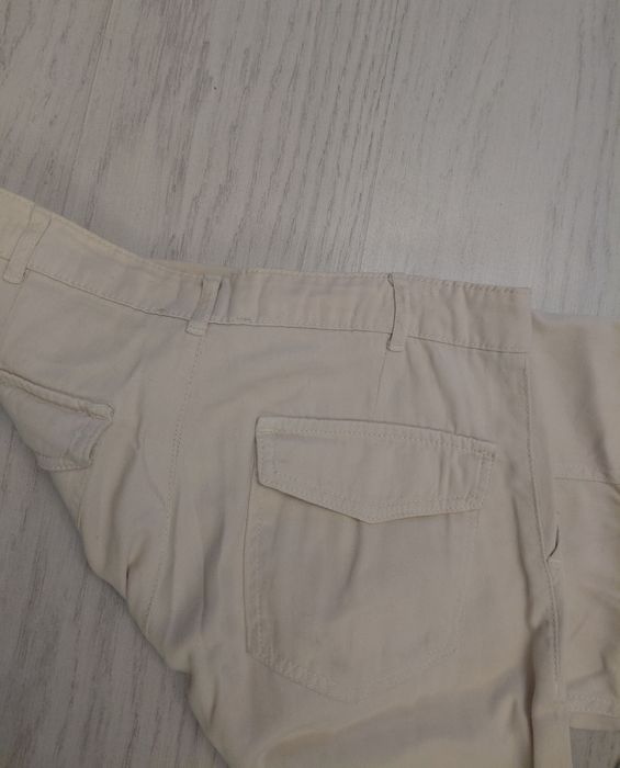 Pantaloni crem cu buzunare - Pull&Bear