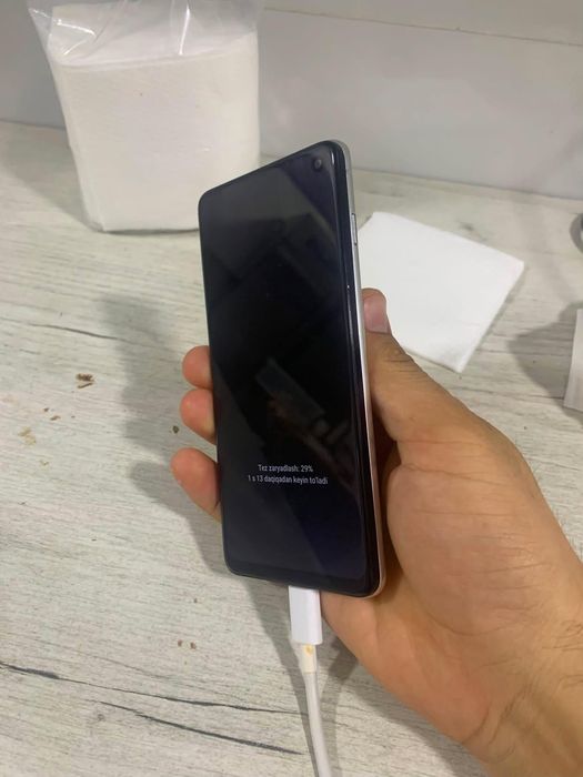 Samsung s10 8/128