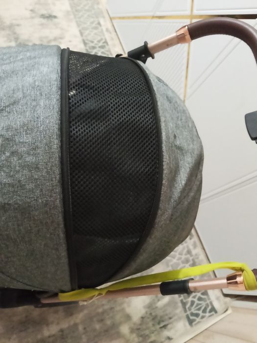 Продаю прогулочную коляску