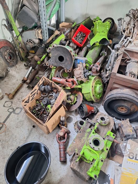 Piese Tractor Incarcator Telescopic Merlo punte diferential brat cutie