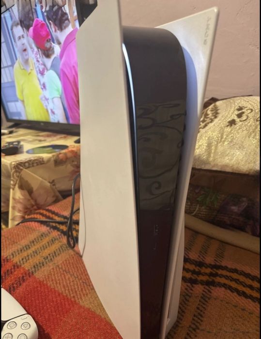 PlayStation 5 825gb