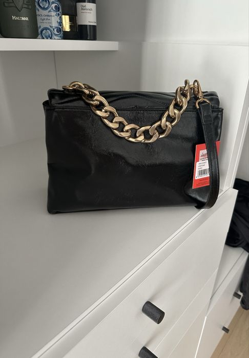 Geanta / poseta Valentino noua