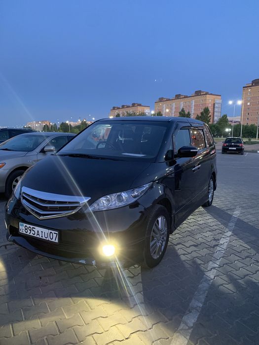 Продам хондай мощный надёжный машина для большой семьи