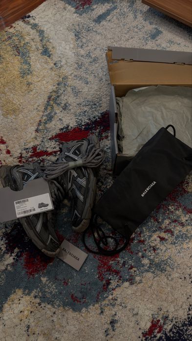 Balenciaga Runner (grey)