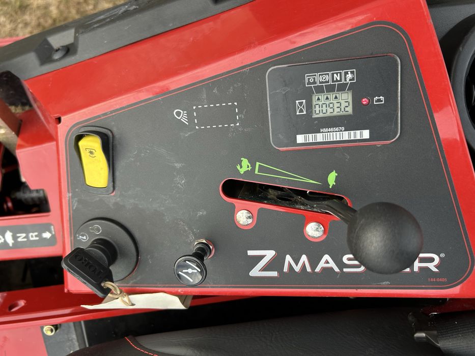 Tractor/Echipament de tuns iarba Toro Z Master 4000 Series (PRO)