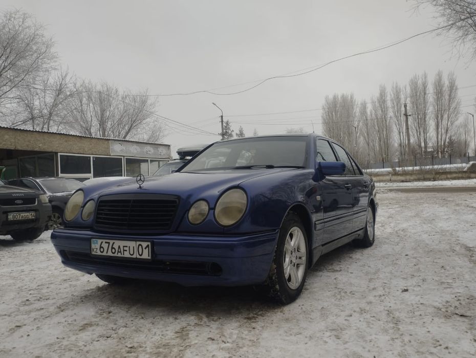 Бампер продаётся на Мерседес 210