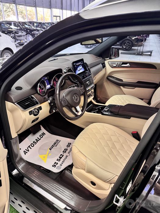Mercedes Benz GLS400