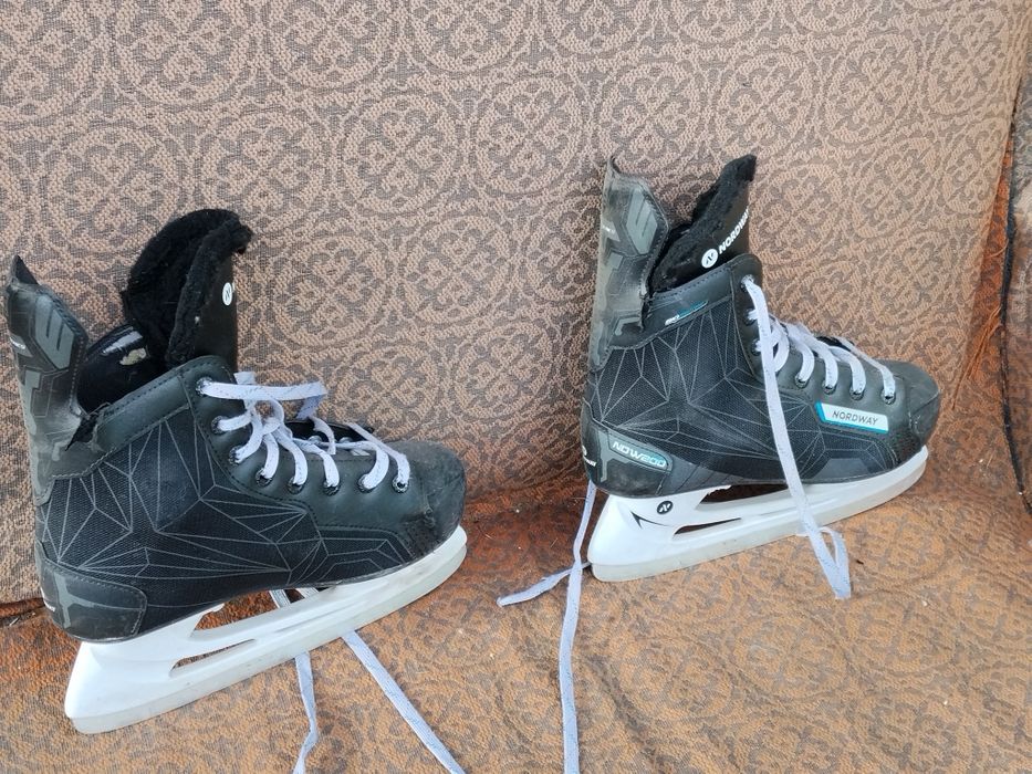 Продам коньки NORDWAY200