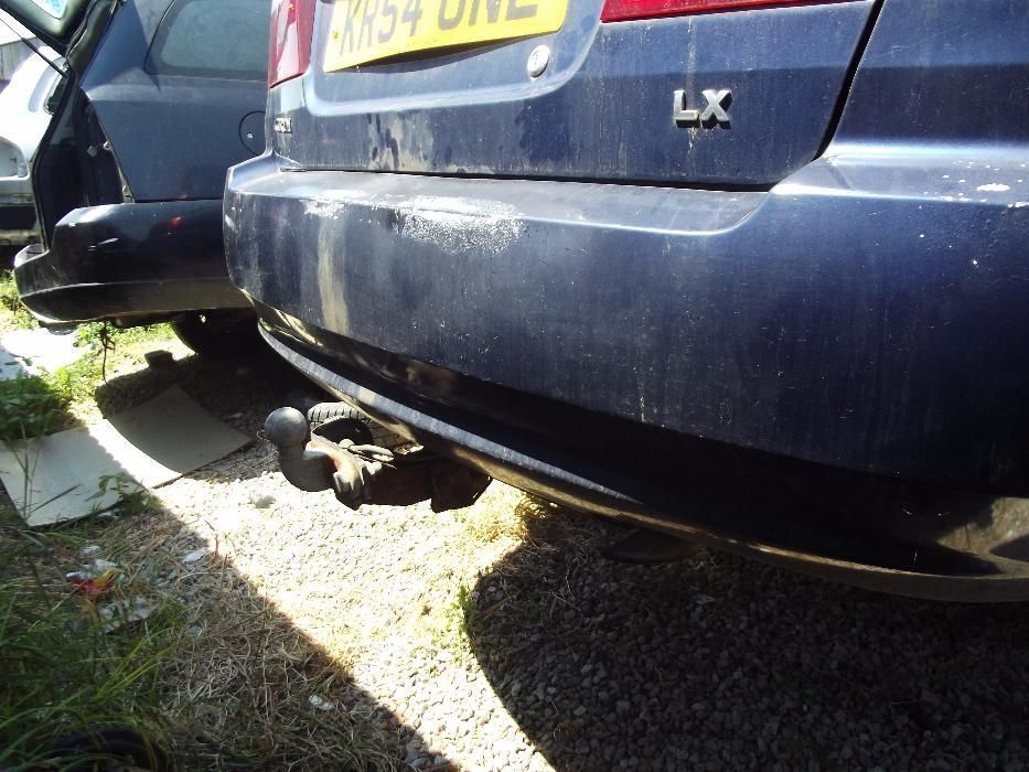 Bara spate Kia Carens spoiler spate kia Carens dezmembrez Carens 2.0