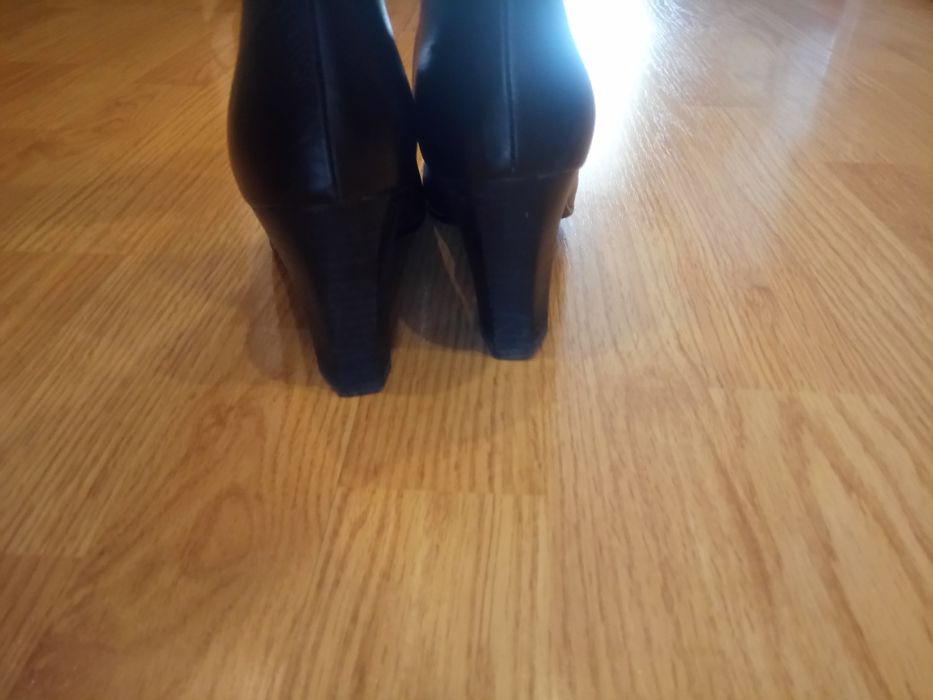 Продаю сапоги Basconi