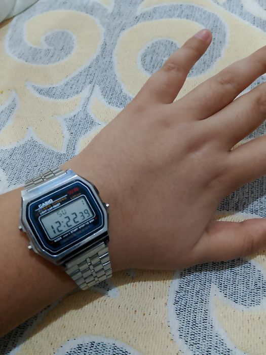 Сағат сатылады саудасы бар