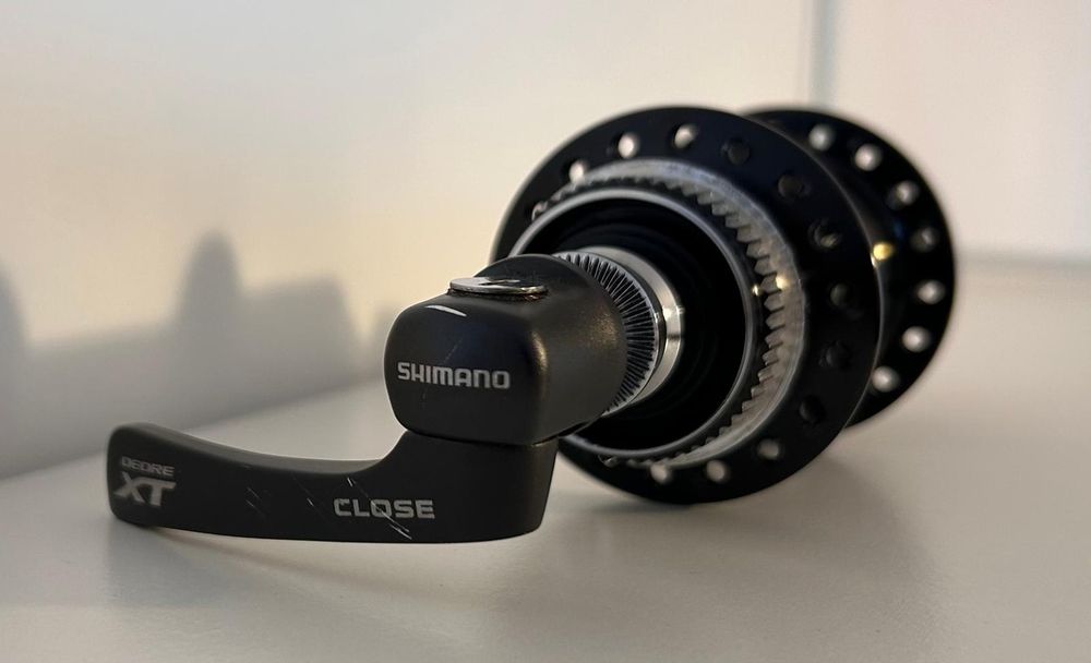 Vând Shimano Deore XT