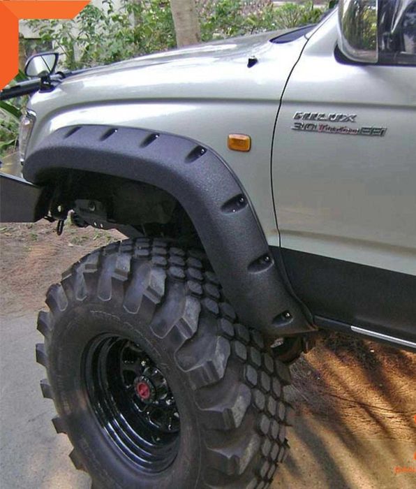 Overfendere aparatori noroi pentru toyota hilux MK4/MK5 1997-2004