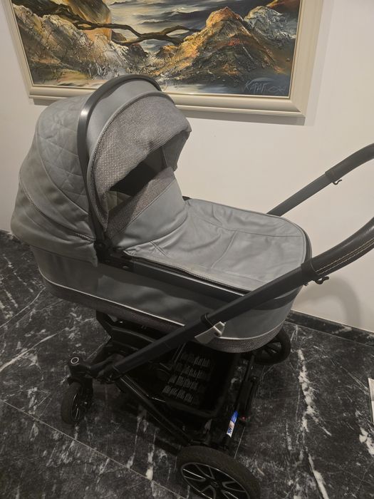 Бебешка количка Mercedes-Benz Hartan