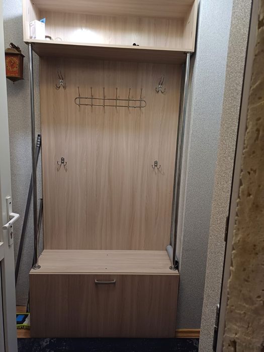 Продам стенку в прихожую