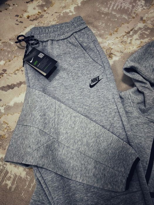 Двойка NIKE TECH Fleece