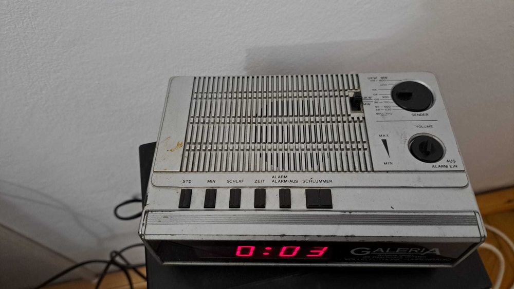 Radio cu ceas Galeria ET211