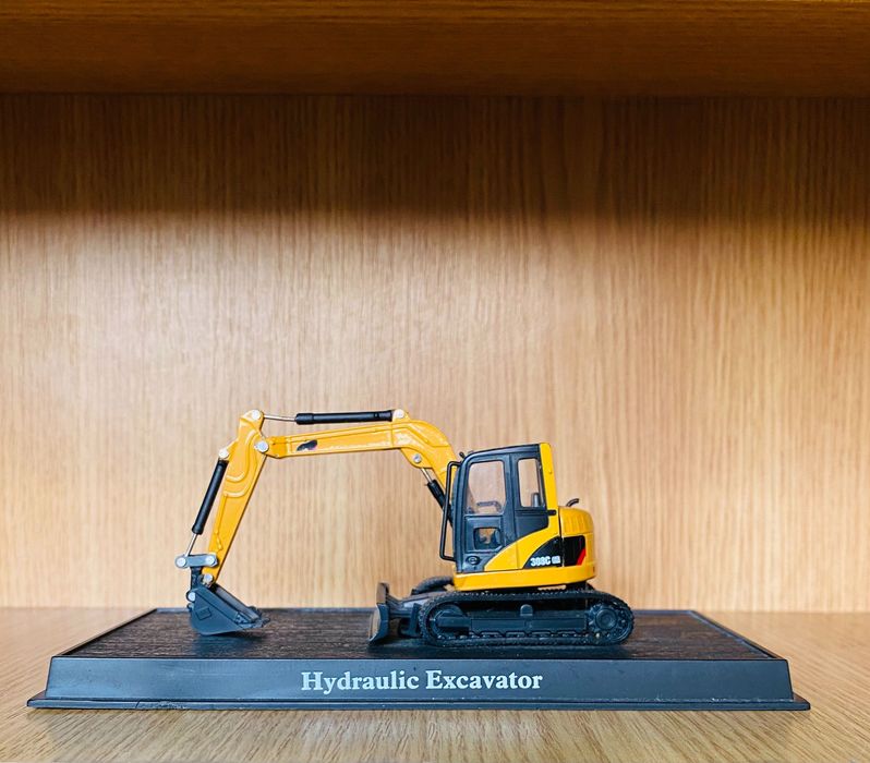 Machetă (hidraulic) Excavator/Buldozer, etc. (CAT)- PRODUS NOU