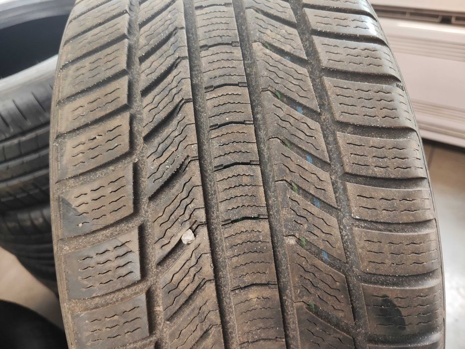 2бр.зимни гуми 235/45/18 Continental