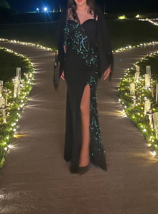 Rochie eveniment cu paiete si trena