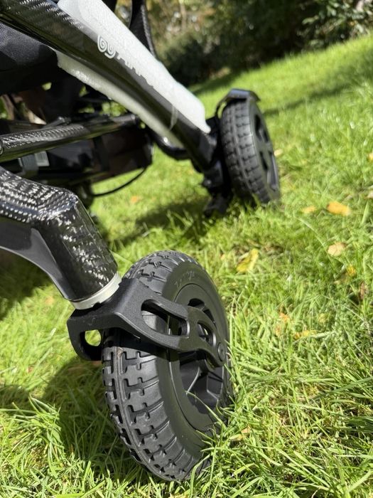 AirFold Carbon Power Wheelchair - Висок Клас Карбонова Акумулаторна