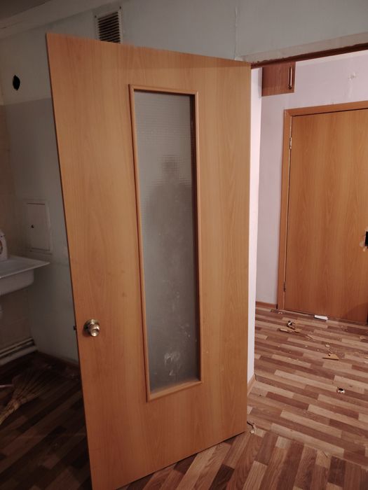 Есик б/у.  Двери Б/У