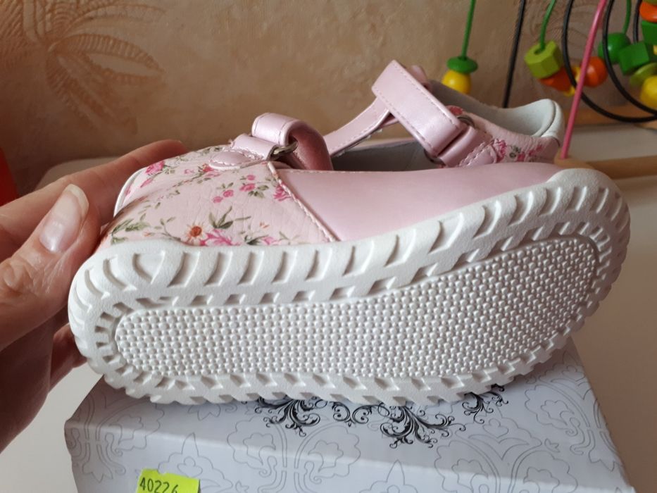 Сандали НОВЫЕ для девочки