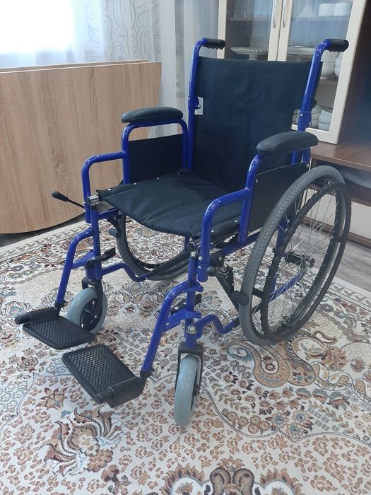 Продаю инвалидную коляску