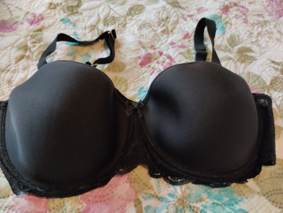 Дамски сутиен голям размер