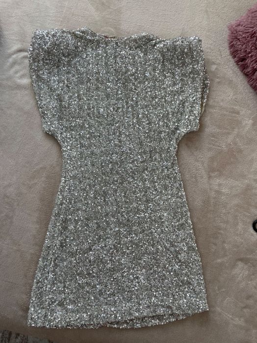 рокли носени 1 път за повод