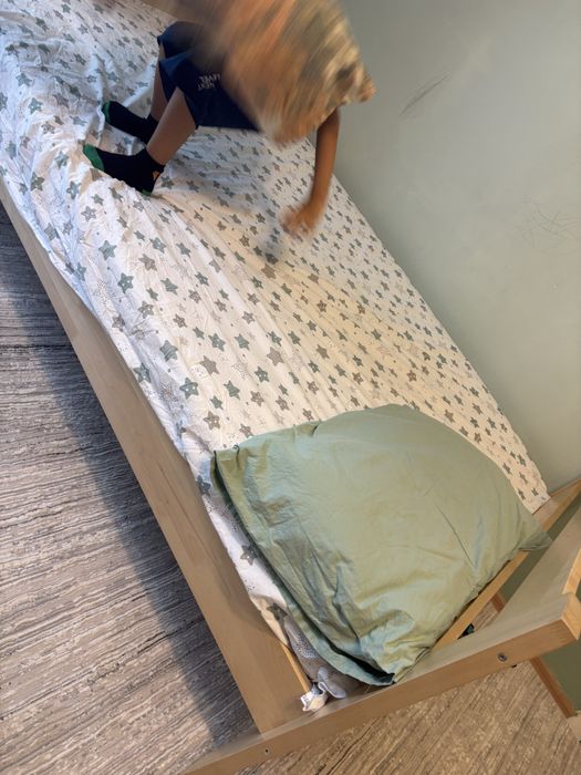 Продам кровать 120-200