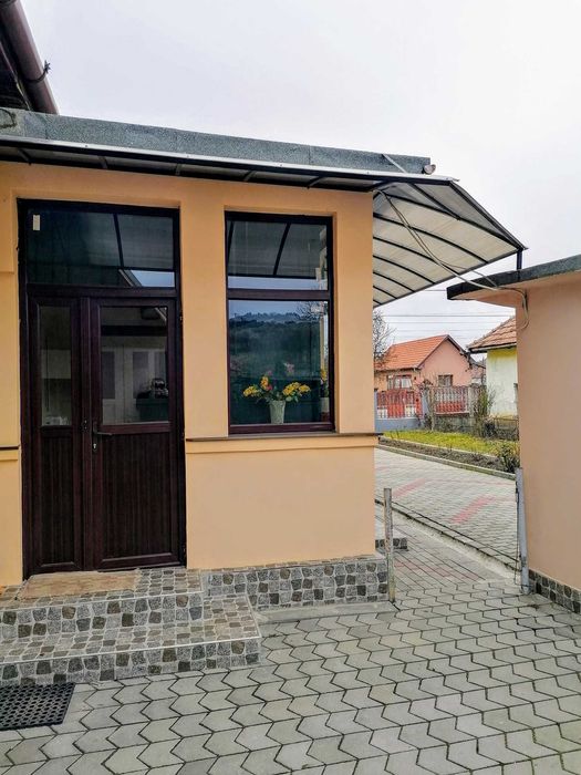 Casă locuibilă imediat – 4 camere + grădină mare, Ocna Mureș