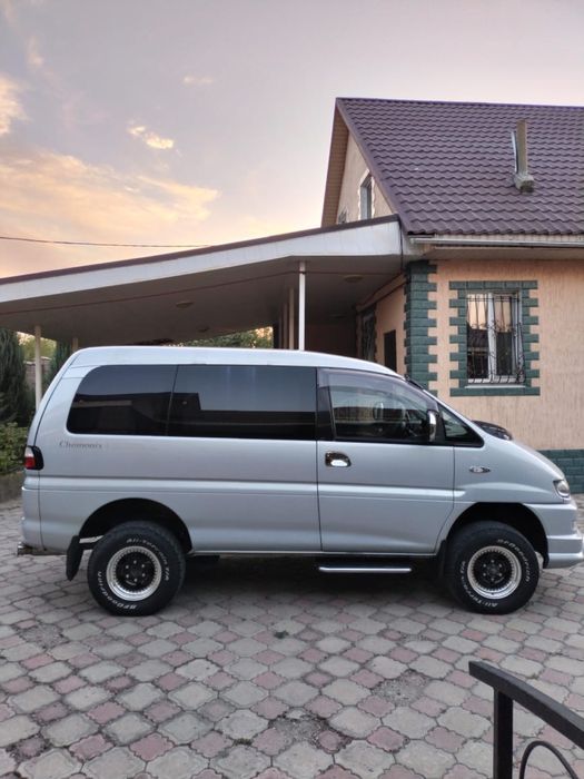 Машина митсубиси