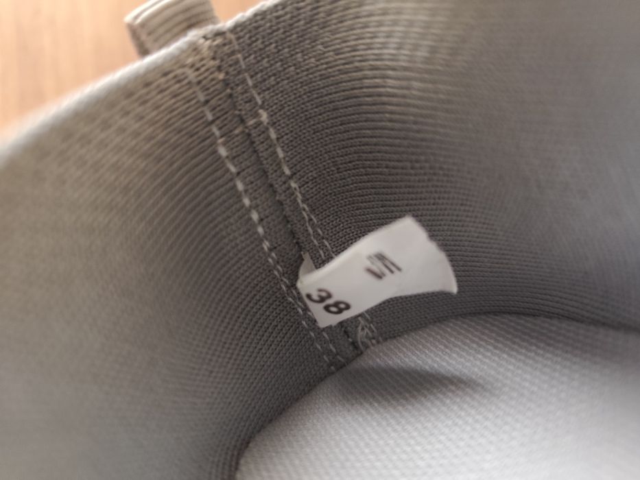 Нови дамски маратонки 38