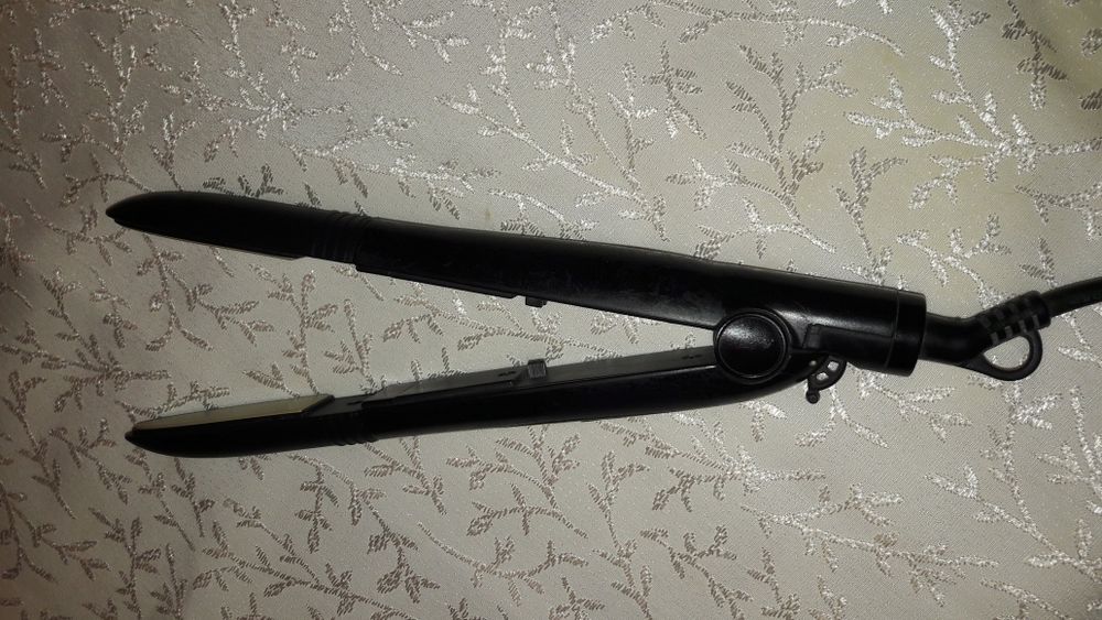 Выпрямитель для волос