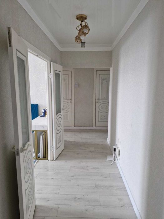 Продается 4 комн квартира Коктем,8