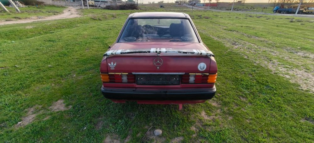 Продам мерс 190е
