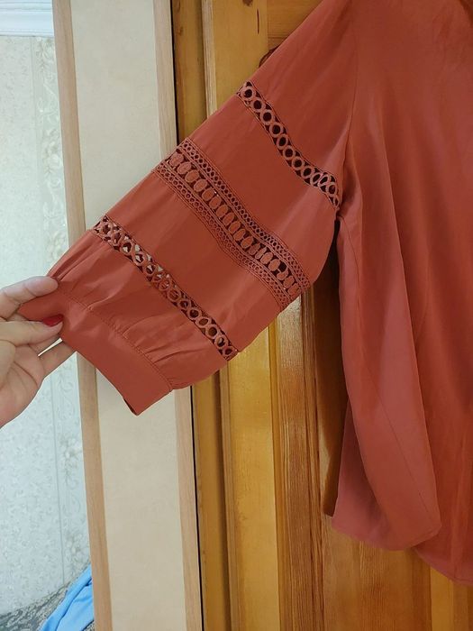 Женская рубашка (новая) бирку сняли.