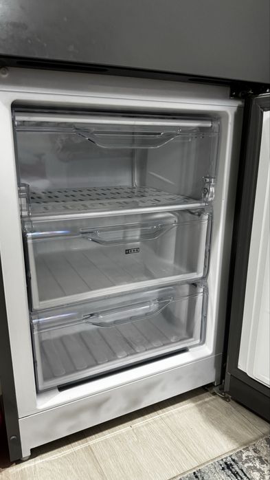 Новый холодильник Indesit