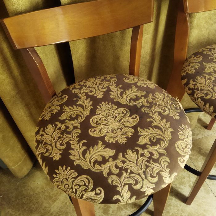 Продам барные стулья деревянныеб/ у