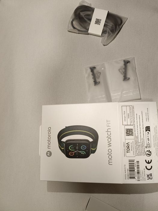 Смарт часовник Motorola moto watch fit