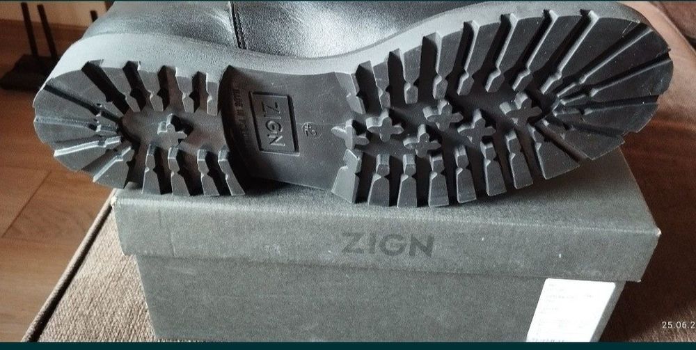 Ghete originale 100% din piele naturală și îmblănite, mărimea 42