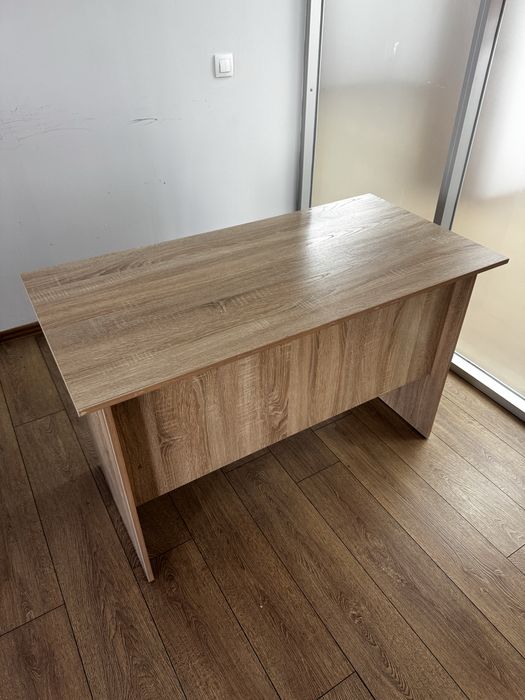 Деревянные стол в отличном состоянии