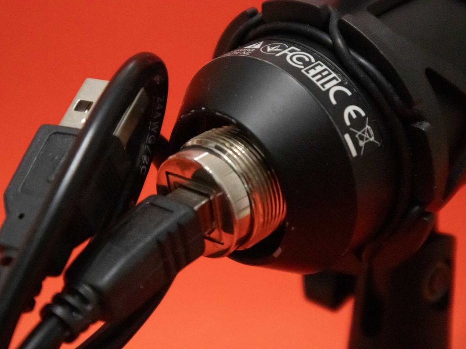 Trust Gaming GXT 252 Emita Геймърски Микрофон за Стрийминг и Подкаст Schoeps Капсула
