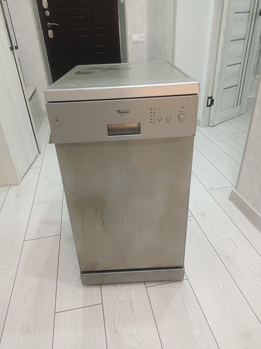 Продам посудомоечную машину